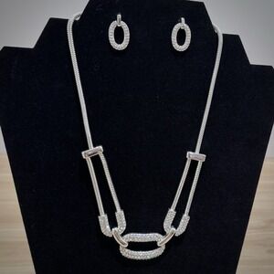 Avon Proud Texan Necklace & Earring Gift Set Silver Tone Crystal Snake Chain